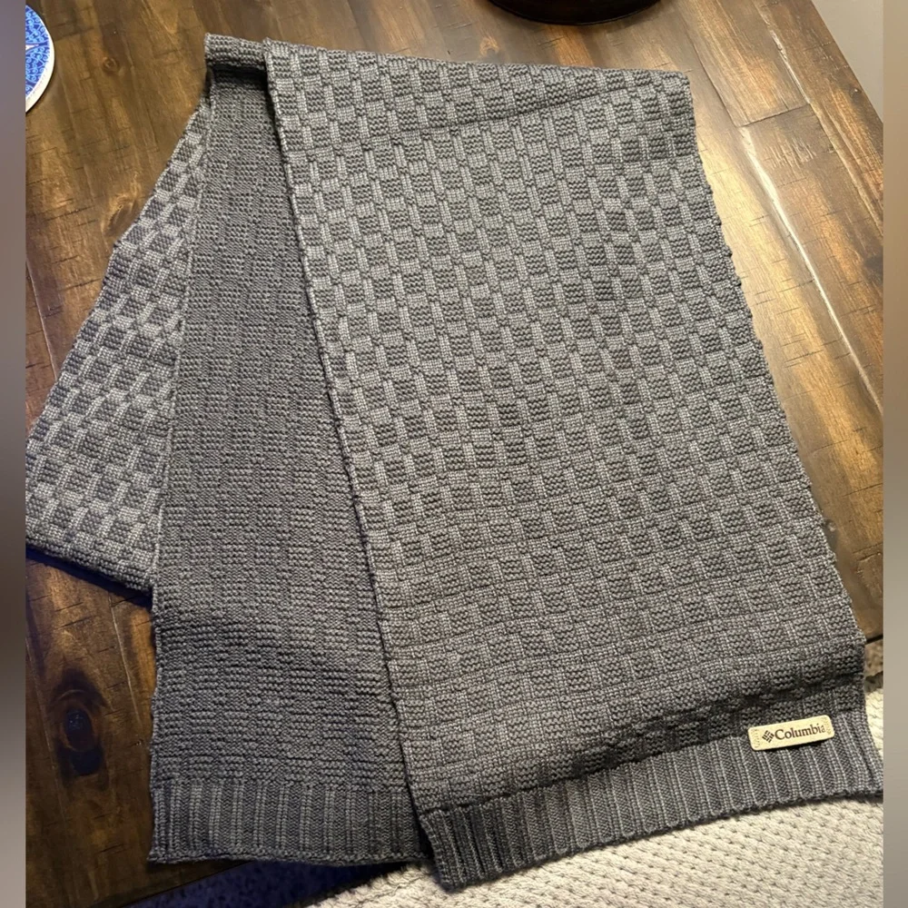 Columbia Charcoal Gray Knit Beanie and Scarf Set - Picture 5 of 6